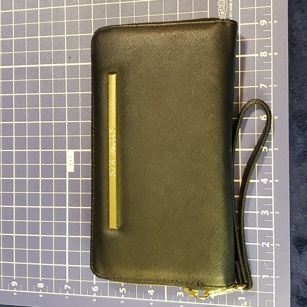Steve Madden Wristlet
